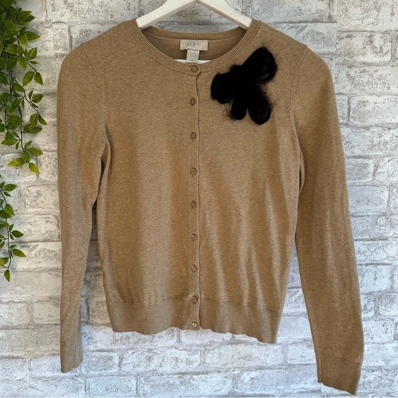 𝅺LOFT‎ cardigan bow detail women’s size small camel tan - Picture 1 of 5